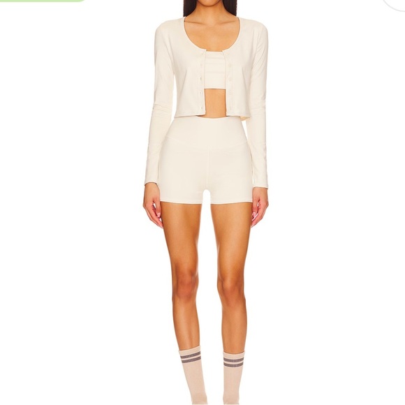 FlowWell Saylor Sports Bra in Bone White
WellBeing + BeingWell size XS - Picture 4 of 9